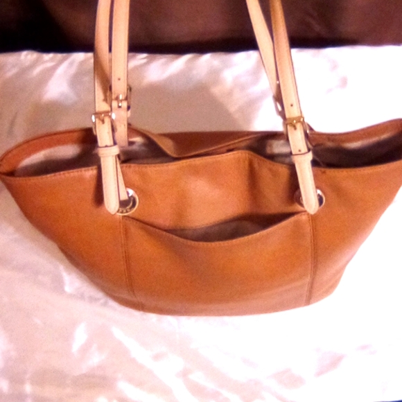 Michael Kors Caramel Tote - Picture 5 of 16